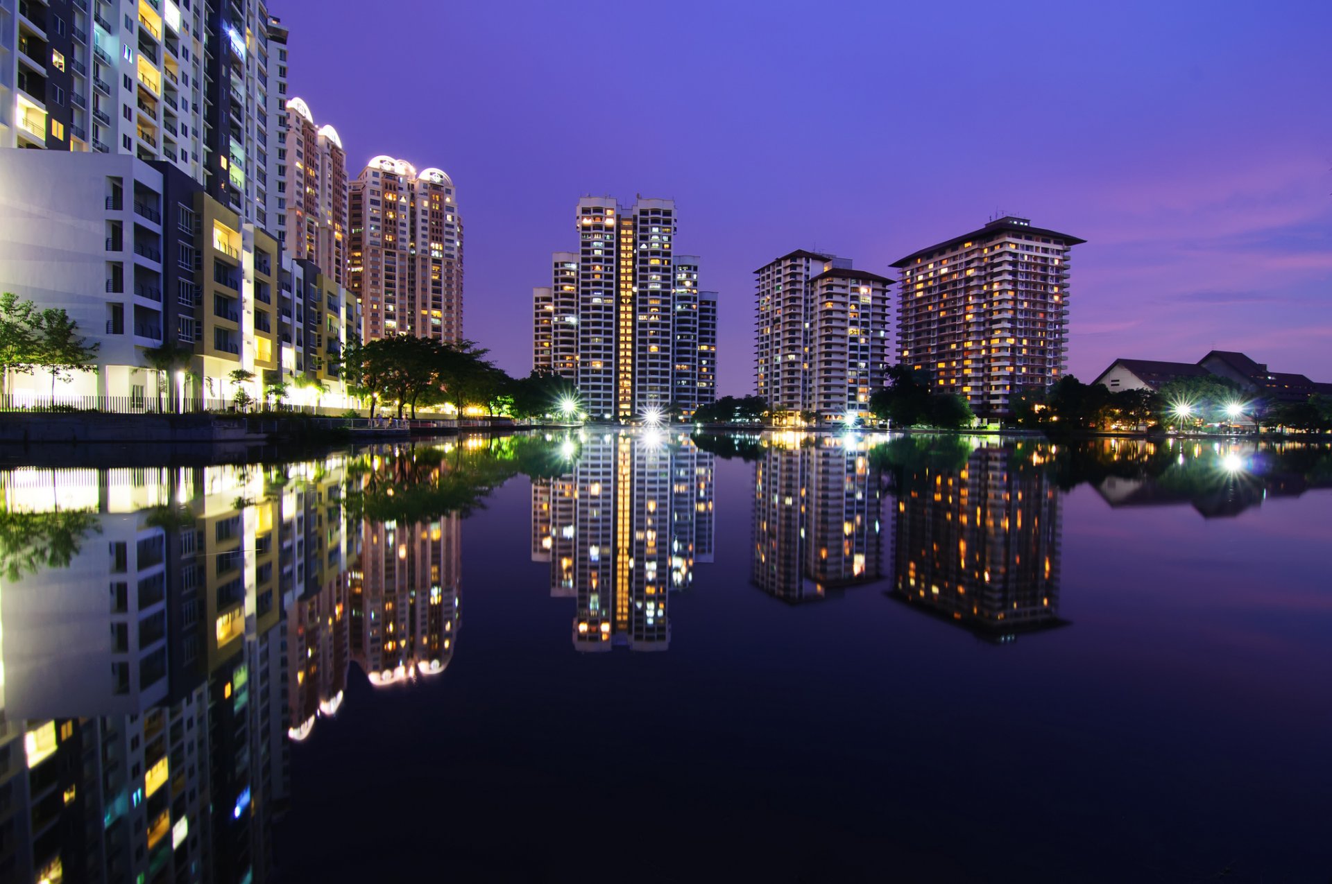 malezja kuala lumpur subang ria blue hour drapacze chmur wieżowce domy noc