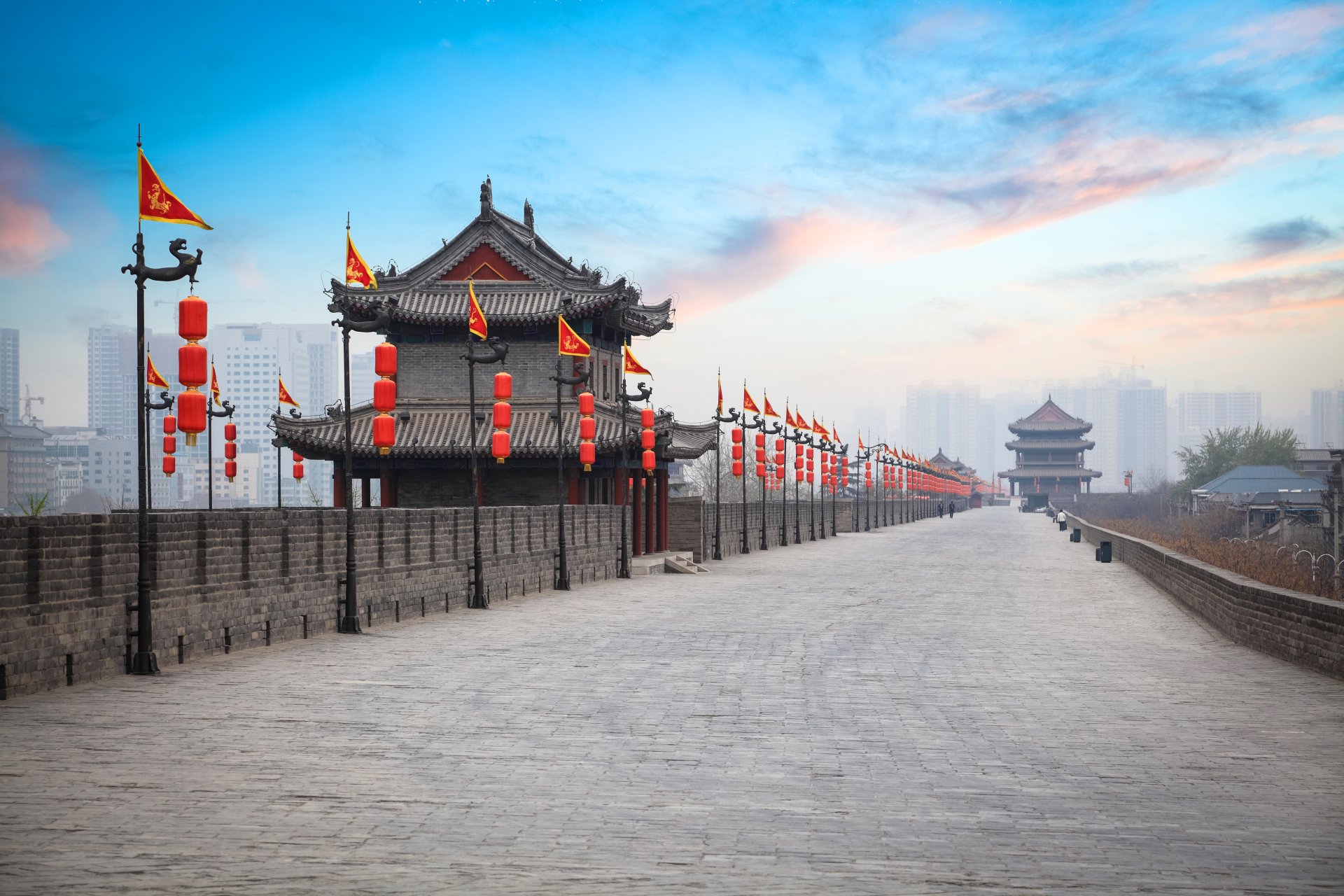 china casas banderas camino nubes