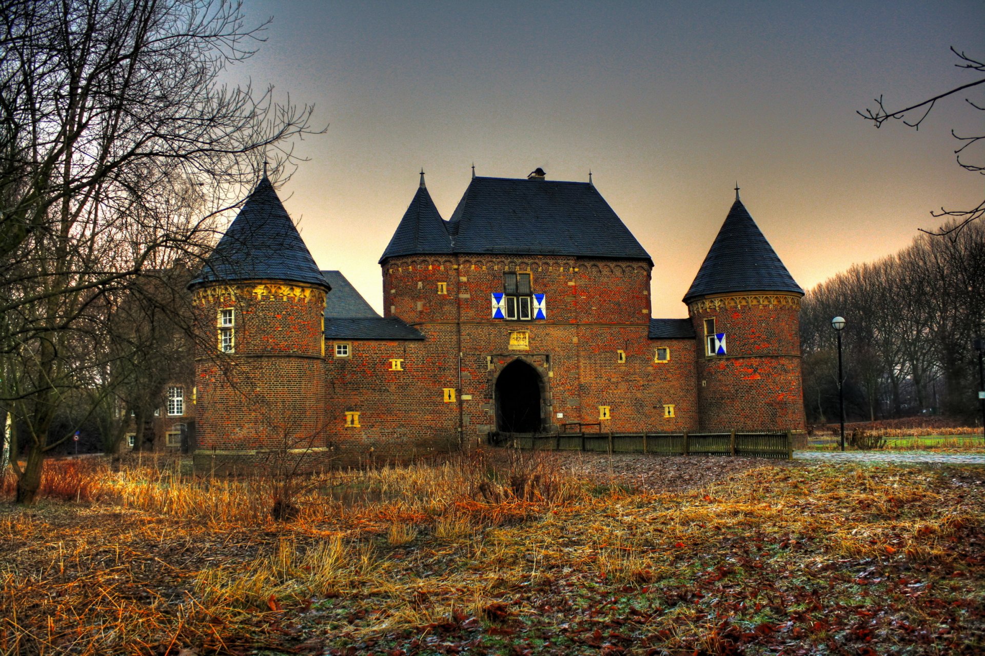 zamek niemcy jesień burg vondern cegła hdr miasto zdjęcie