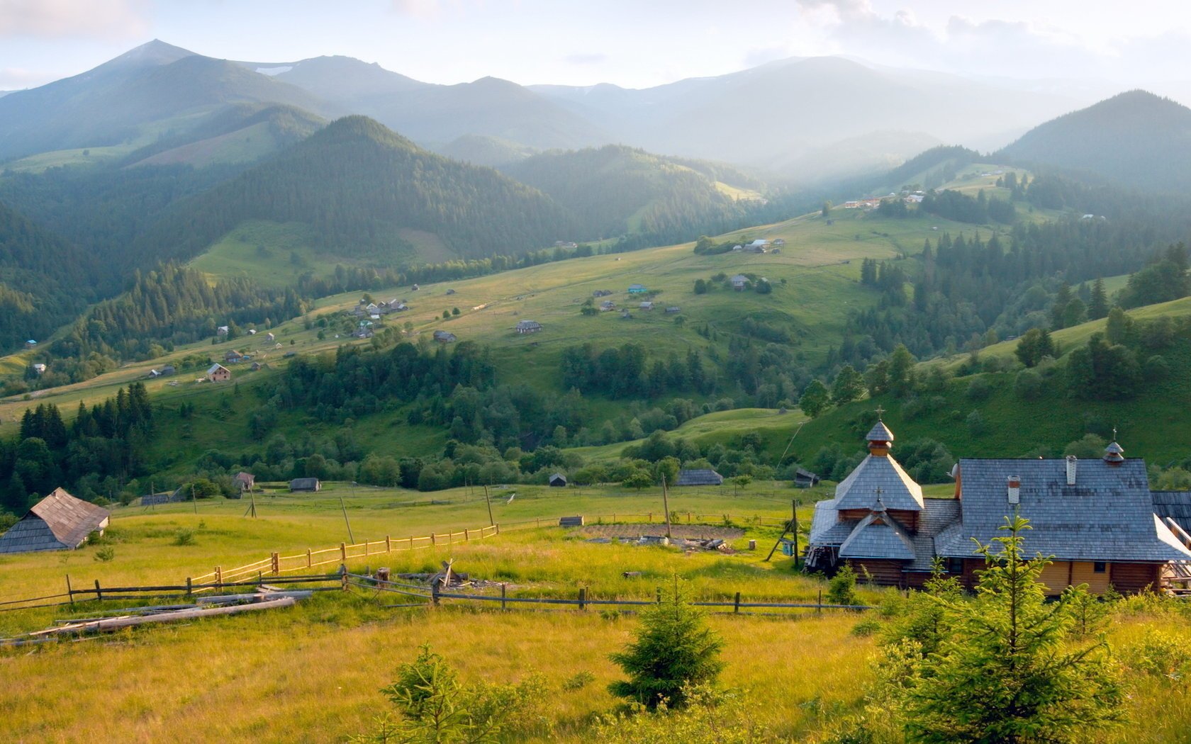 холмы забор деревня