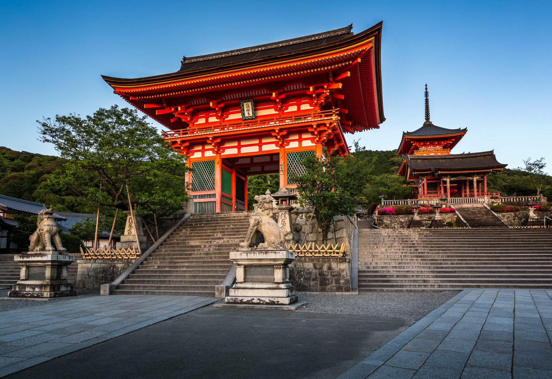 porta vergine kiyomizu-dera kyoto giappone tempio kiyomizu-dera kyoto porta nio tempio porta