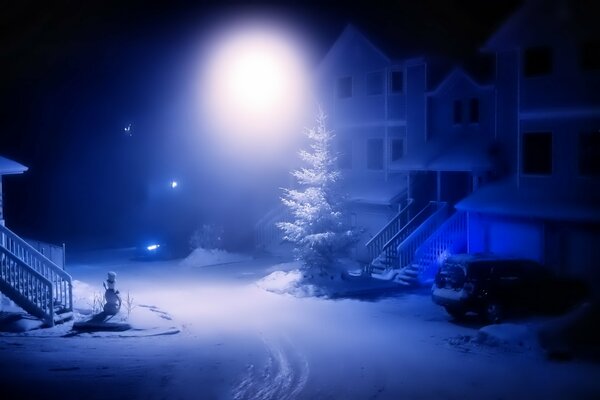 Der Neujahrshof ist mit Schnee bedeckt