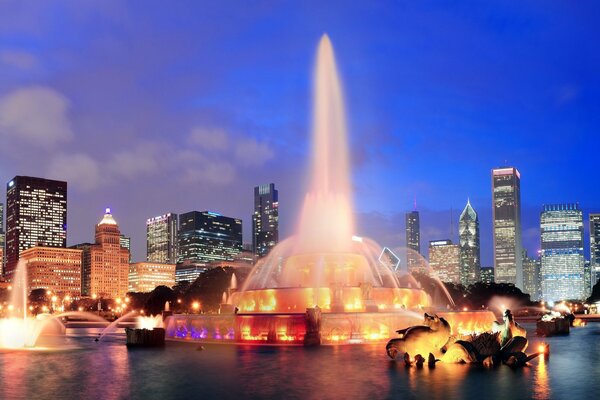 Estados Unidos, Chicago. Ciudad nocturna de Illinois