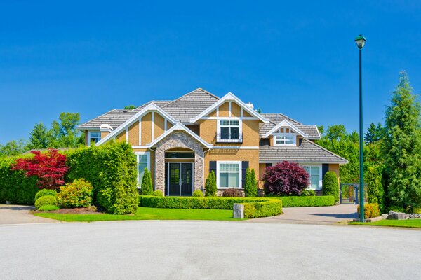Cozy and simple mansion design