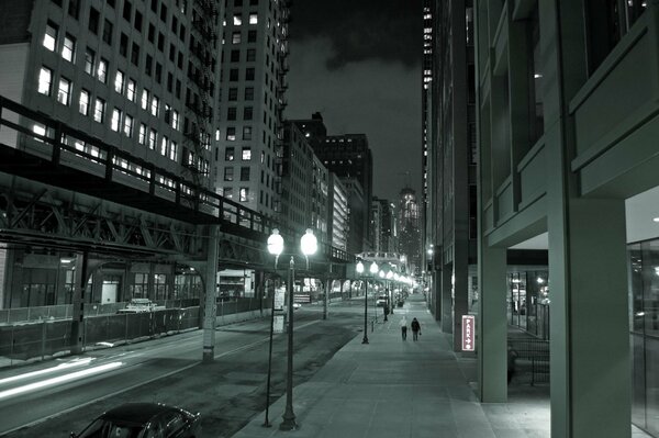 Chicago Nocturne. Lanternes dans la rue