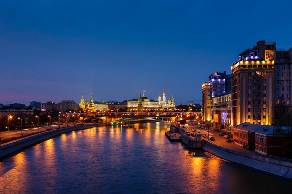 Moscú. La capital de Rusia, el Kremlin nocturno