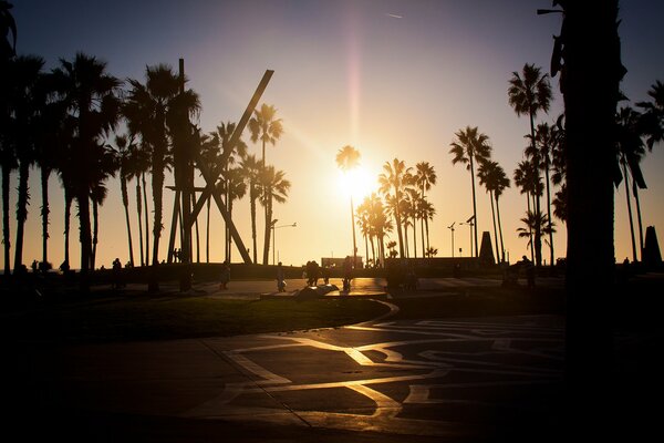 Sonnenuntergang erstreckt sich über Los Angeles
