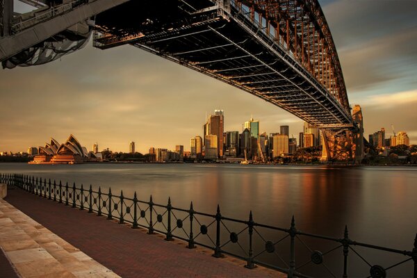 Der abendliche Sonnenuntergang von Sydney ist wunderschön