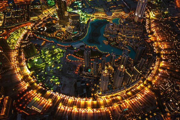 Der Burj Khalifa Tower in Lichtern. Dubai am Abend