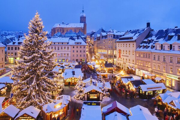 Feast on the square on Christmas evening