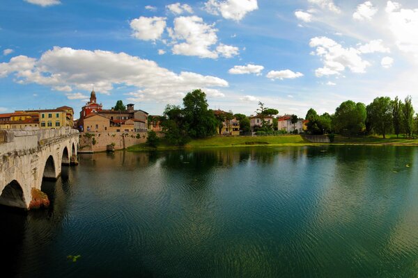 Ponte nella città di Emilia-Romagna in Italia