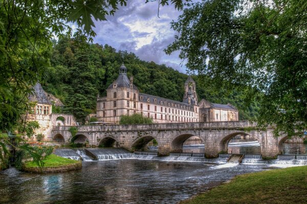 Francia, il meraviglioso fiume della Dordogna