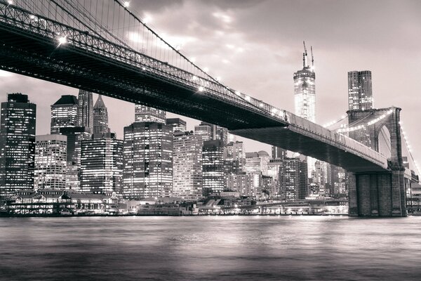 Puente de Brooklyn en blanco y negro