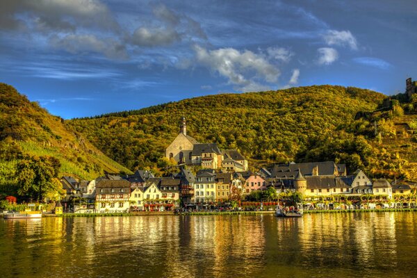 Deutschland und seine Berge, Flüsse. Häuser der Stadt