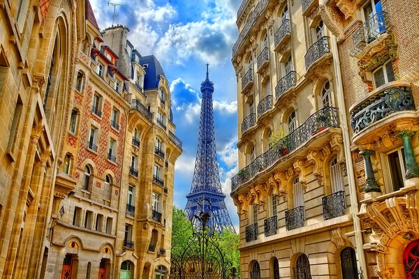 Tour de Paris à travers les rues de la ville