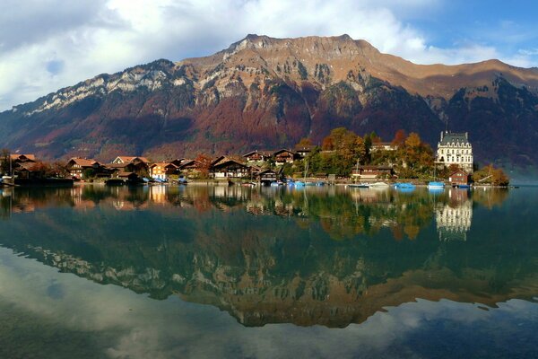 Iseltwald, une ville de Suisse