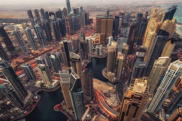 Bella vista panoramica dei grattacieli di Dubai