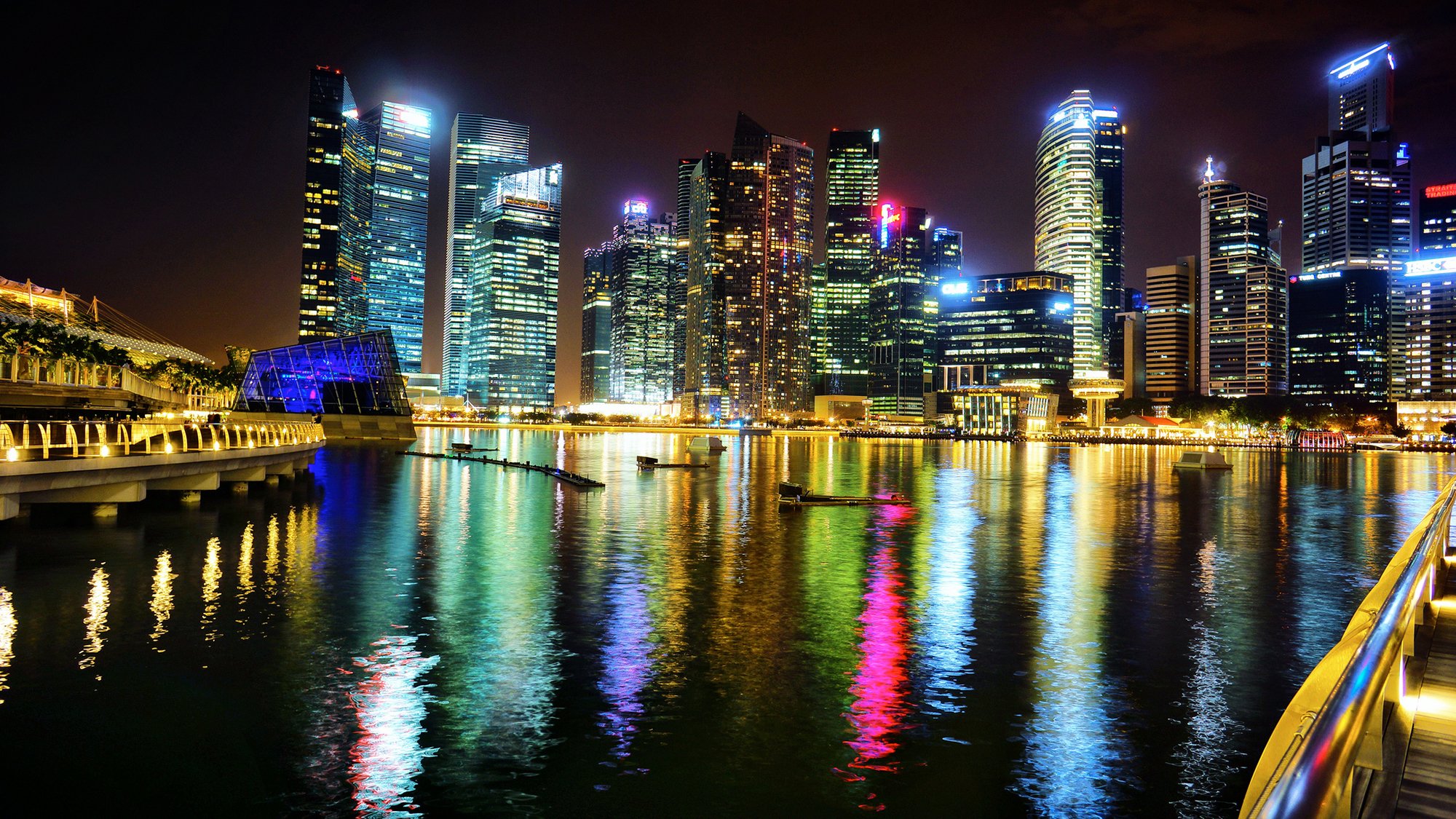 singapur marina bay asia ciudad noche bahía luces iluminación rascacielos edificios gran altura rascacielos