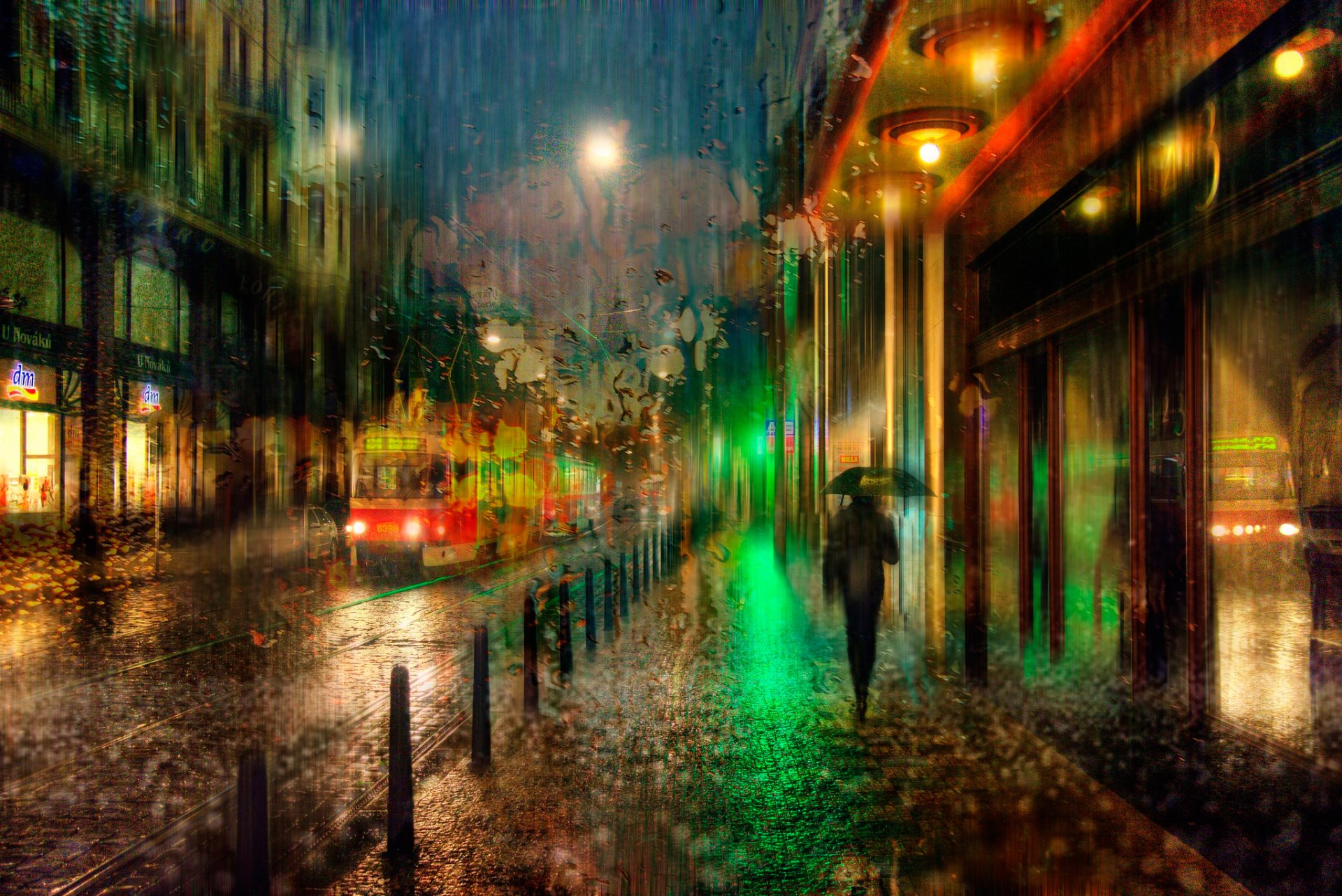 prague nuit pluie tram