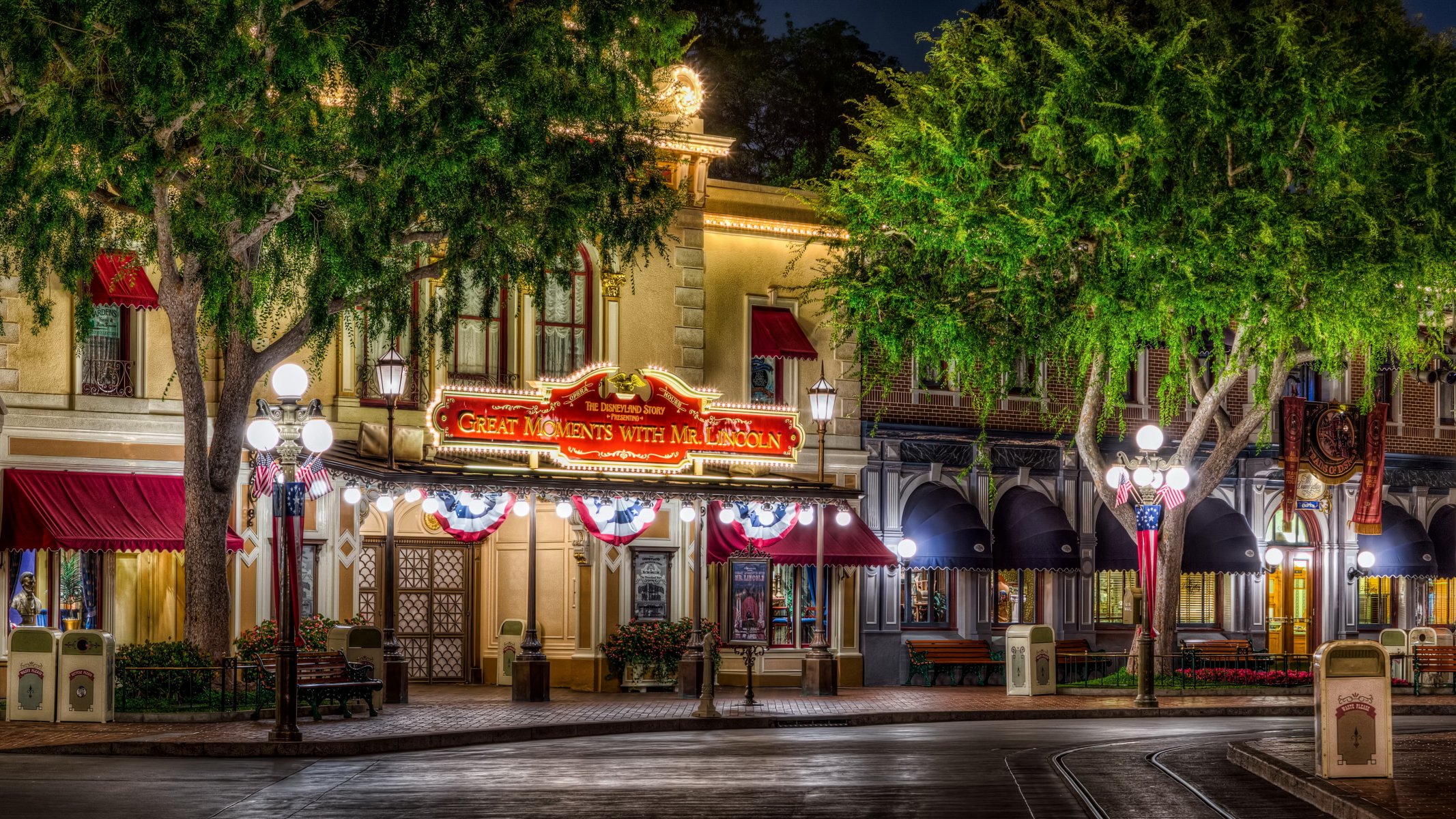 estados unidos casa disneyland calle linternas noche árboles hdr california anaheim ciudad foto