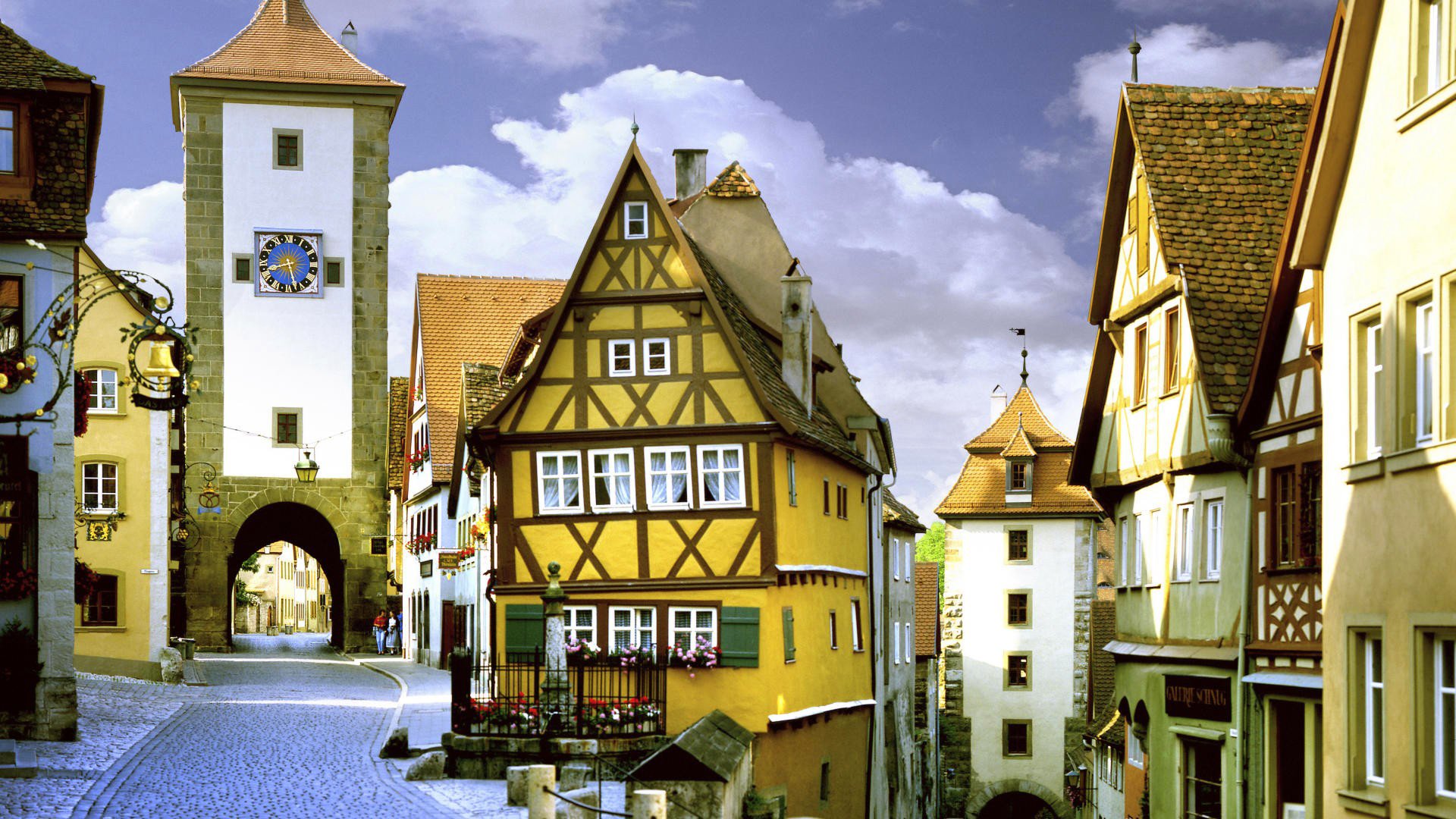 rothenburg alemania baviera cielo casa calle puerta torre reloj