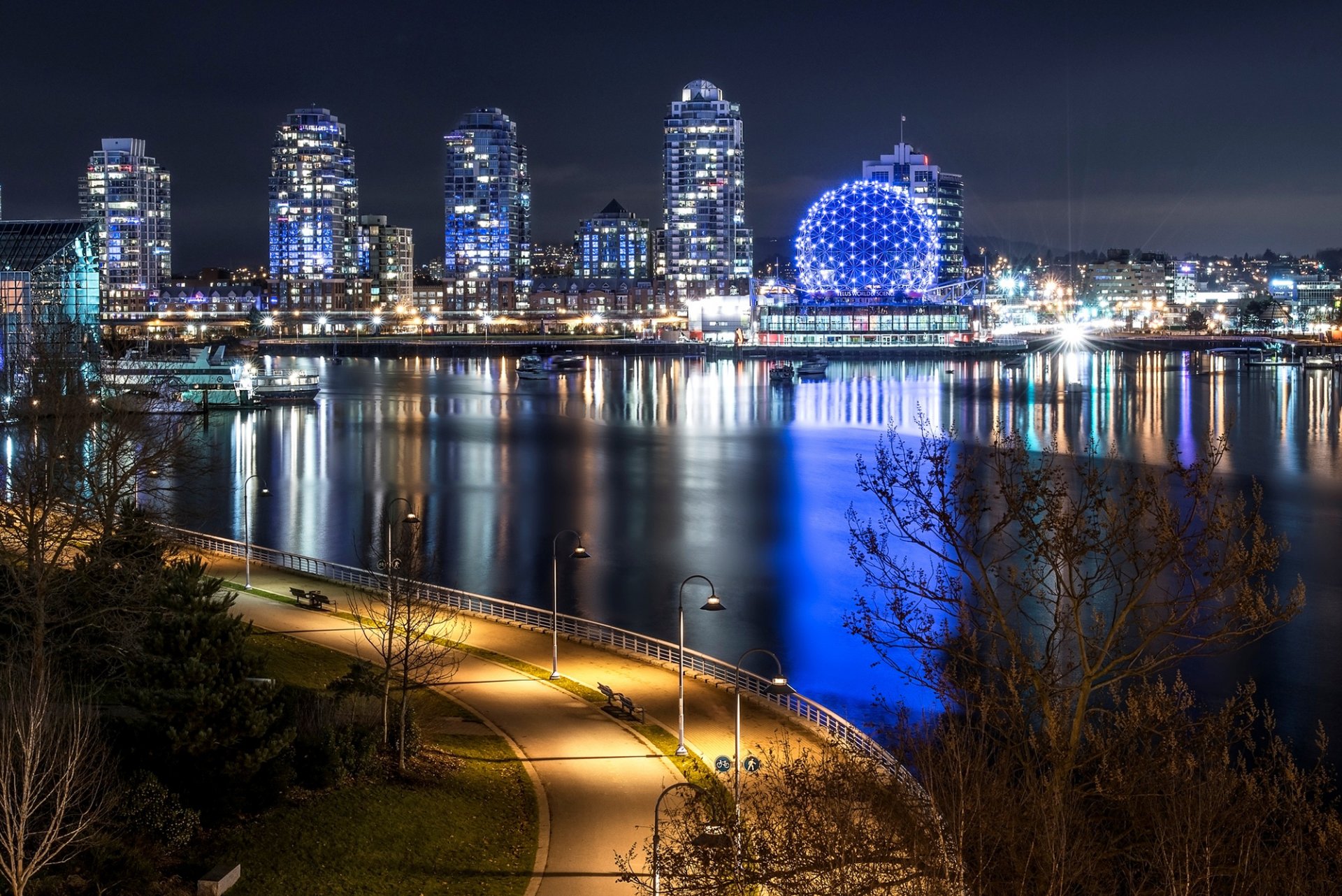 vancouver yaltown canadá ciudad noche carreteras luces linternas iluminación dique río barcos edificios rascacielos