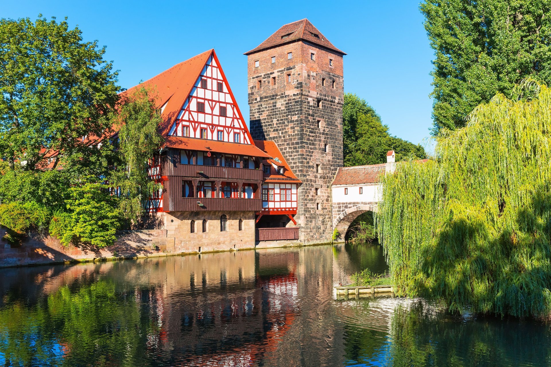 nuremberg bavaria germany hangman s bridge henkersteg pegnitz river bridge buildings embankment