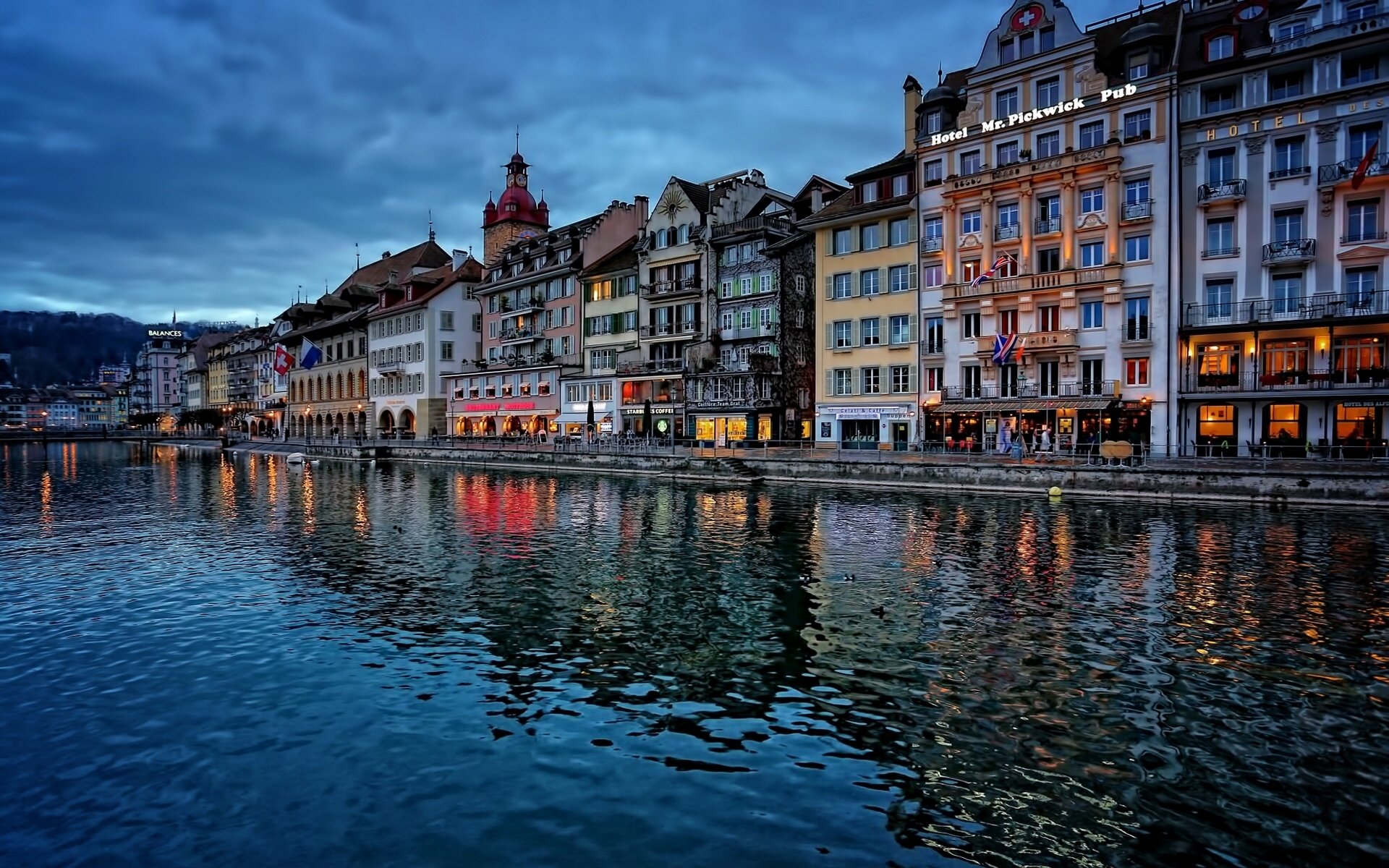 lucerna szwajcaria rzeka reiss lucerna rzeka reuss promenada budynki