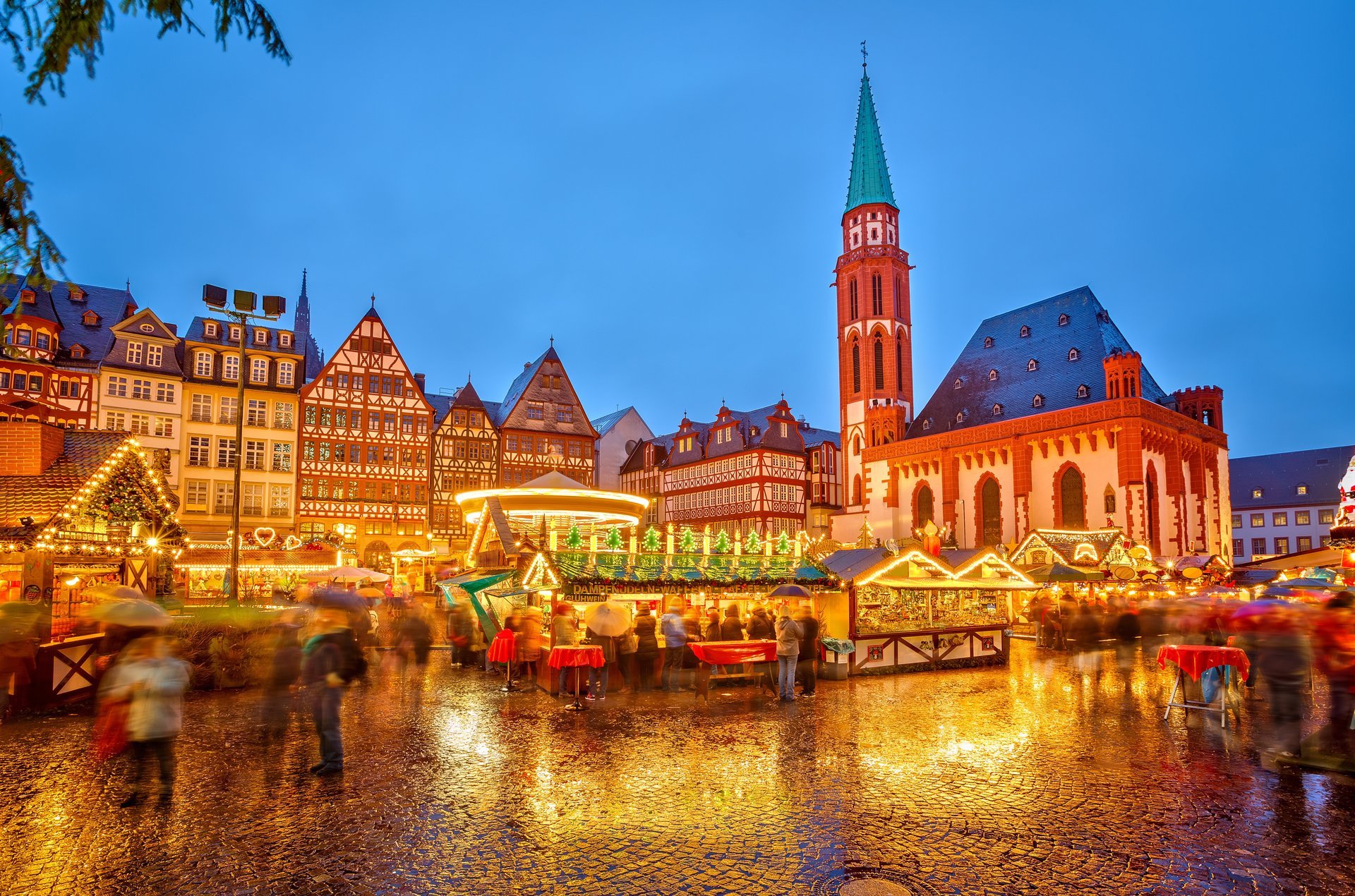 würzburg würzburg deutschland stadt abend feiertage weihnachten winter platz licht geschäfte kioske markt menschen lichter beleuchtung