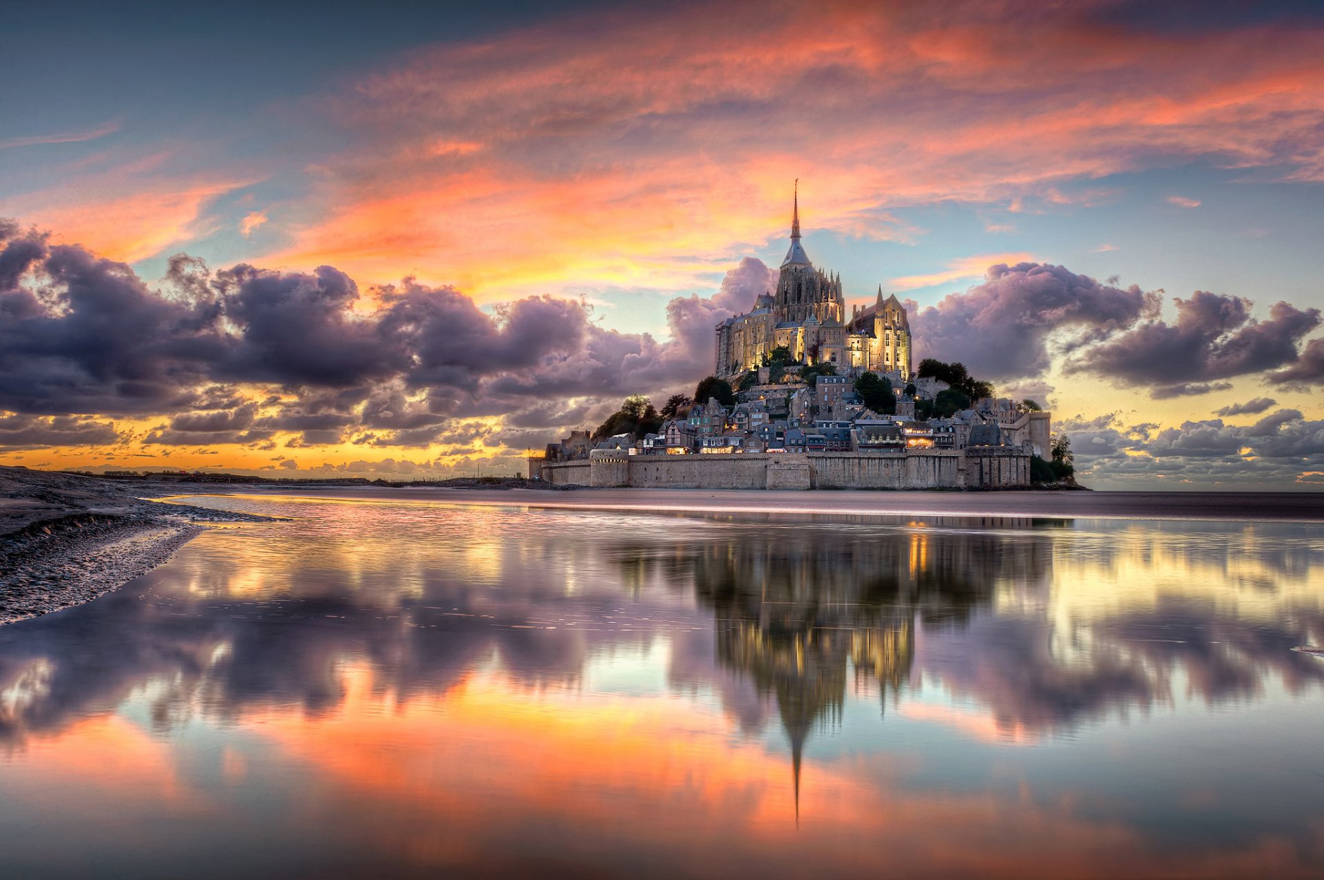 francia normandía ciudad isla fortaleza mont saint-michel montaña arcángel miguel noche nubes