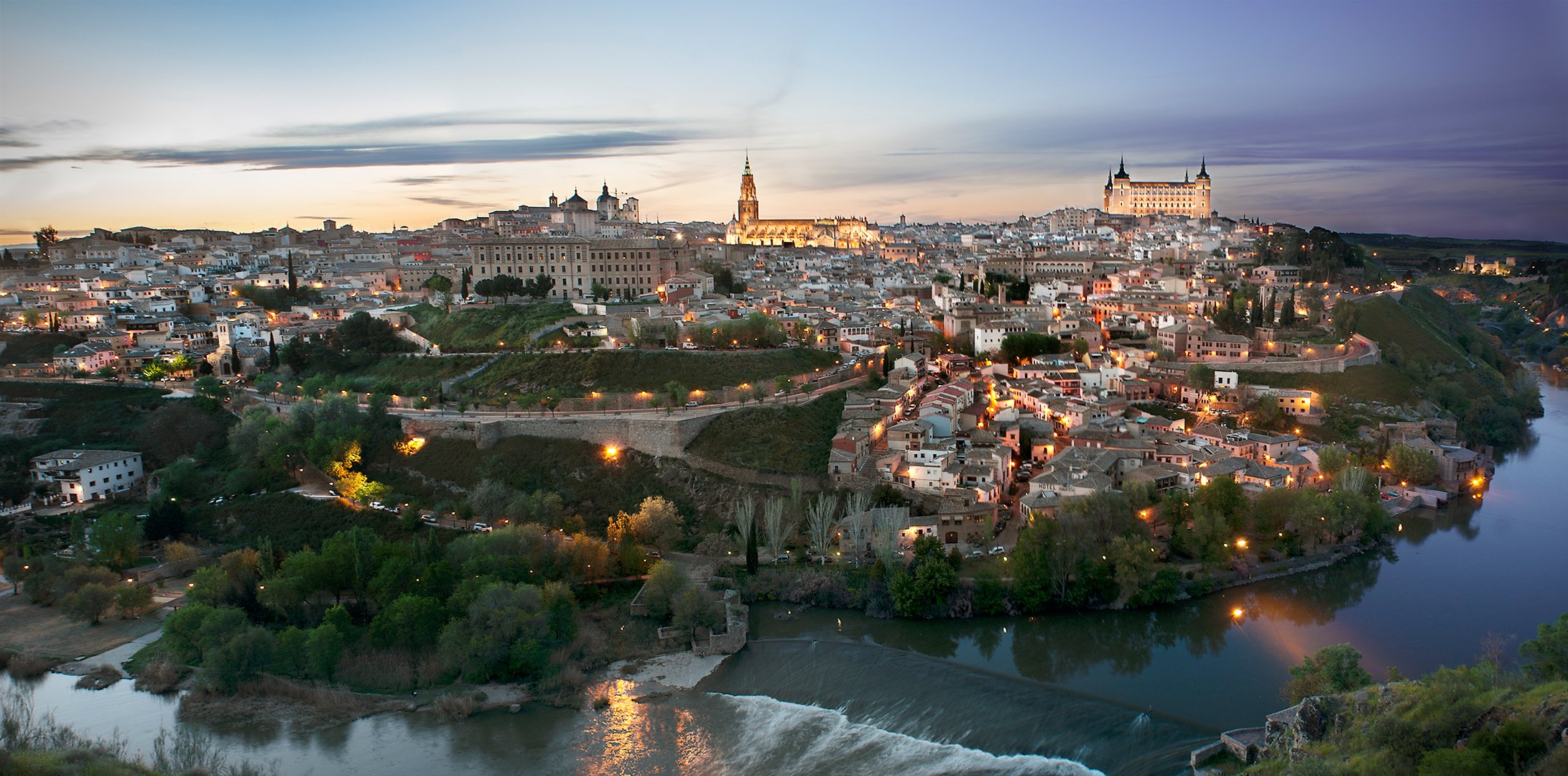 toledo españa paisaje cielo noche luces río casas castillo