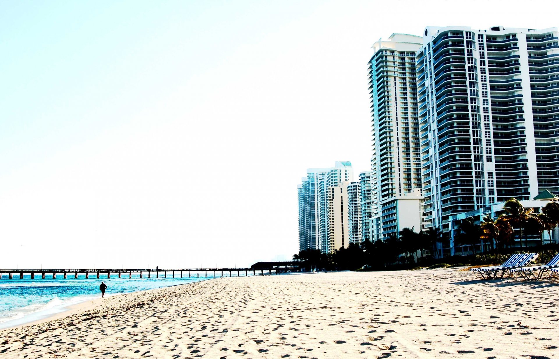 miami etats-unis amérique plage de miami ciel plage sable bâtiments immeubles de grande hauteur floride