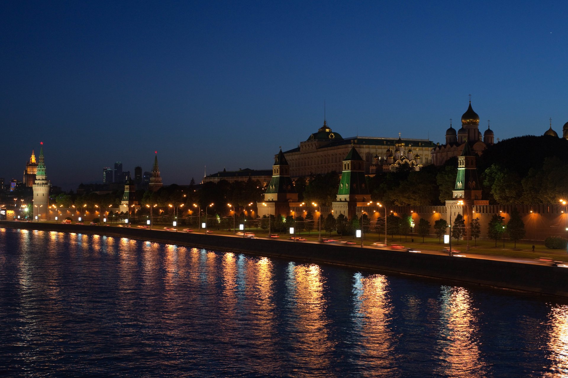 night town river embankment lighting lights the kremlin