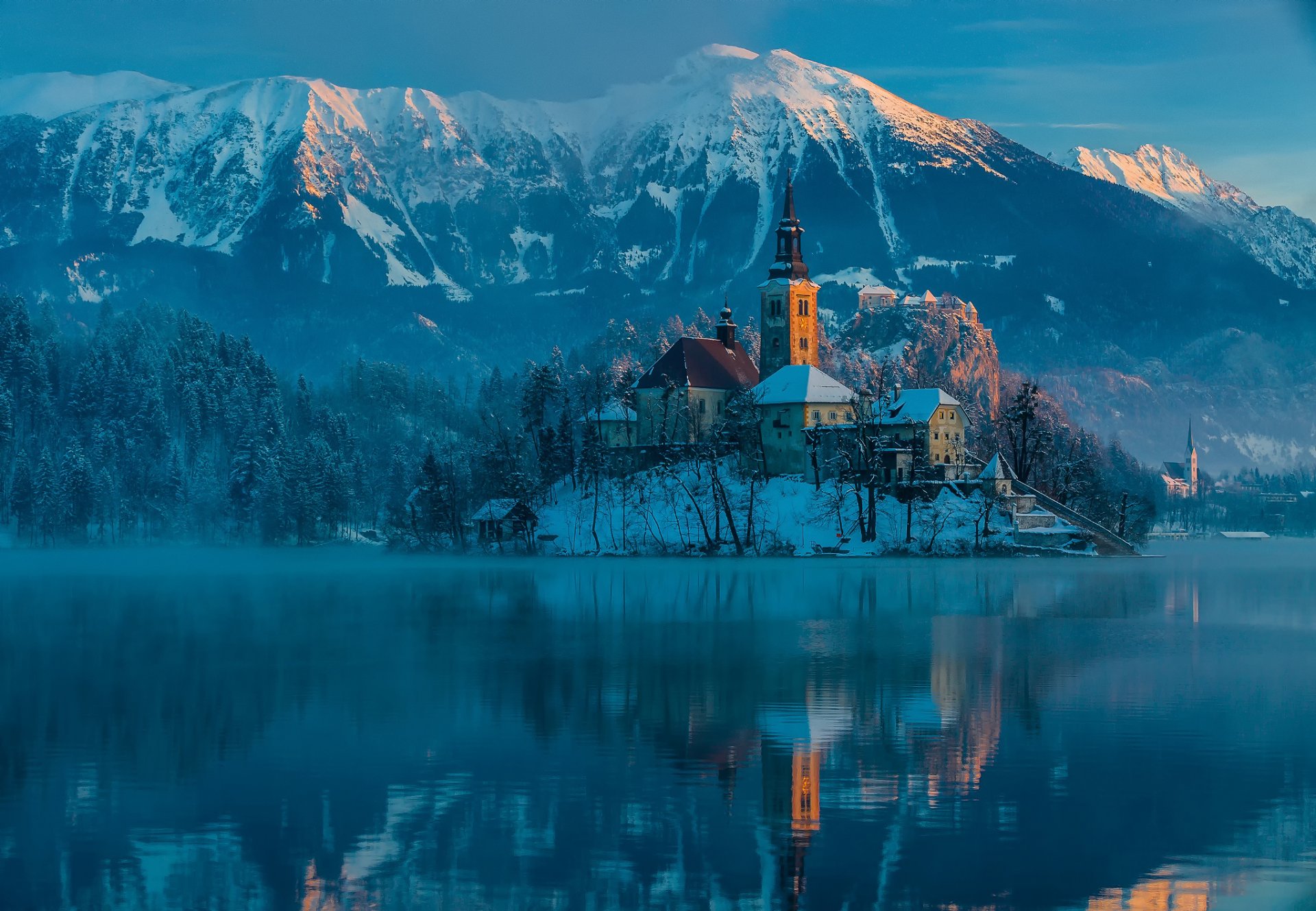 lovenia bled lake bled mountain julian alps winter january morning