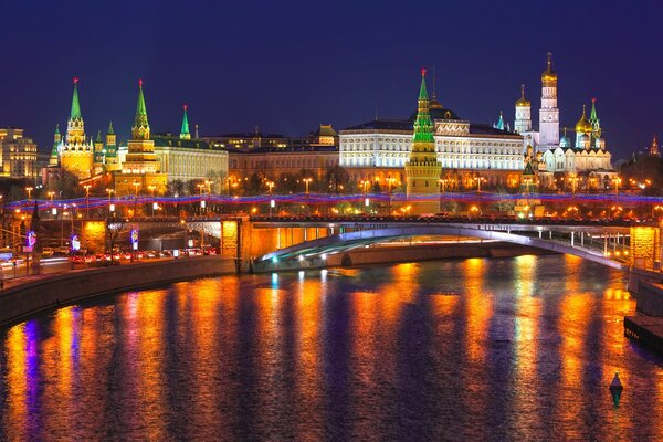 Moscú, las luces del Kremlin por la noche