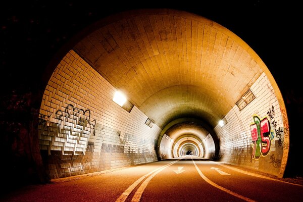 Cooler moderner Qualitätstunnel