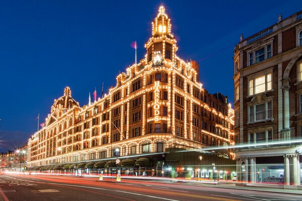 Foto des Kaufhauses harrods in London in Lichtern