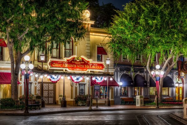 Una calle nocturna de la ciudad en American Disneyland