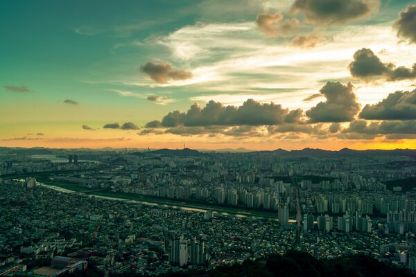 Seoul im Morgengrauen aus der Vogelperspektive