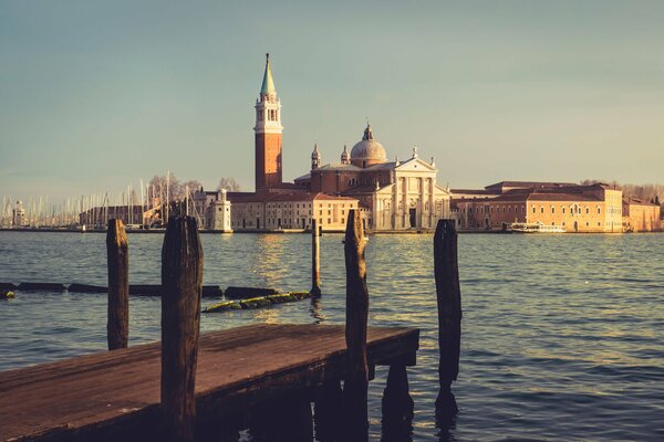 Meeting a pleasant morning in Venice