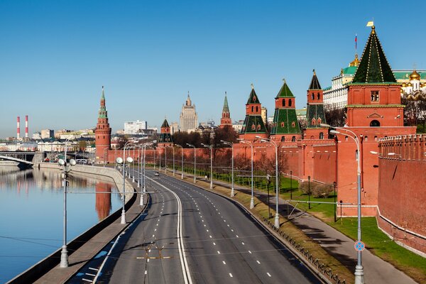 Embankment at the Kremlin wall in Moscow