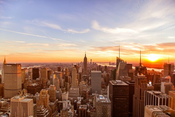 Die Metropole im Morgengrauen ist besonders schick