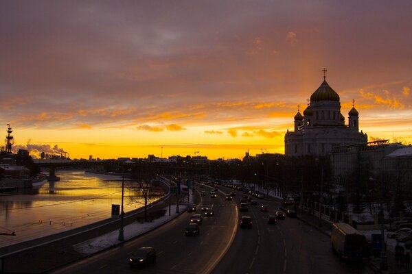 Sunset on the embankment of the Cathedral of the Savior