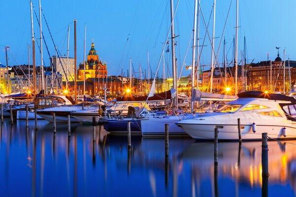 The boats entered the harbor for the winter