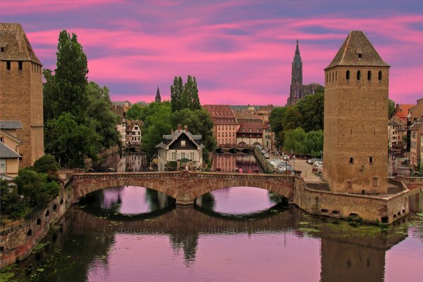 Frankreich Brücke Blick auf die Stadt