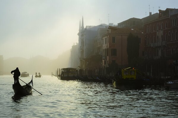 Nebbia mattutina a Venezia