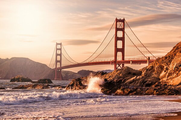 Rocks, rocks, splashes on the bridge in San Francisco