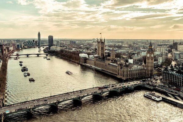 Panorama sobre el Támesis y el Big Ben