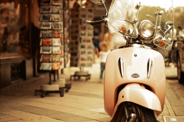 Foto de la bicicleta en tonos rosados