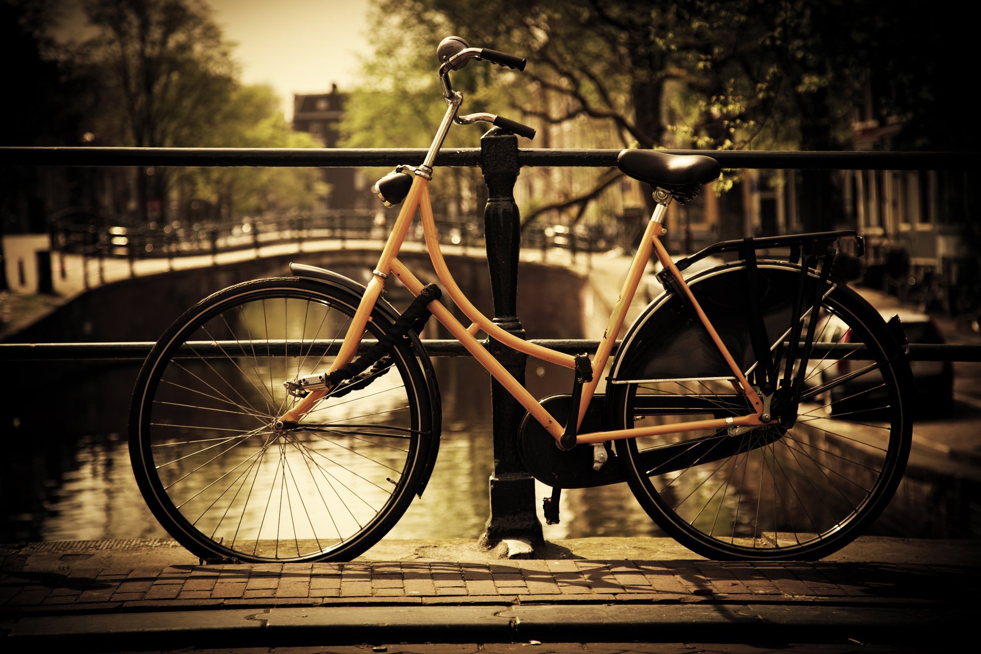 amsterdam países bajos ciudad bicicleta cerca puente canal